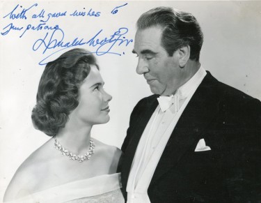 Donald Wolfit with Heather Sears in Room at the Top
